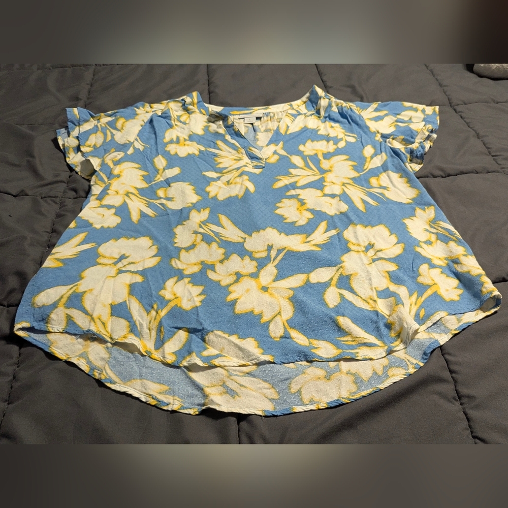 LIZ CLAIBORNE Floral Blue and Yellow Women's V Neck Flutter Sleeve Top Size L